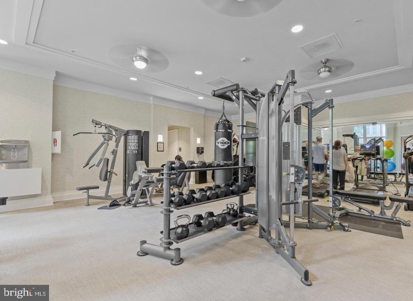 8220 CRESTWOOD HEIGHTS DR #1205, MCLEAN, Virginia 22102, 2 Bedrooms Bedrooms, ,2 BathroomsBathrooms,Residential,For sale,8220 CRESTWOOD HEIGHTS DR #1205,VAFX2255298 MLS # VAFX2255298