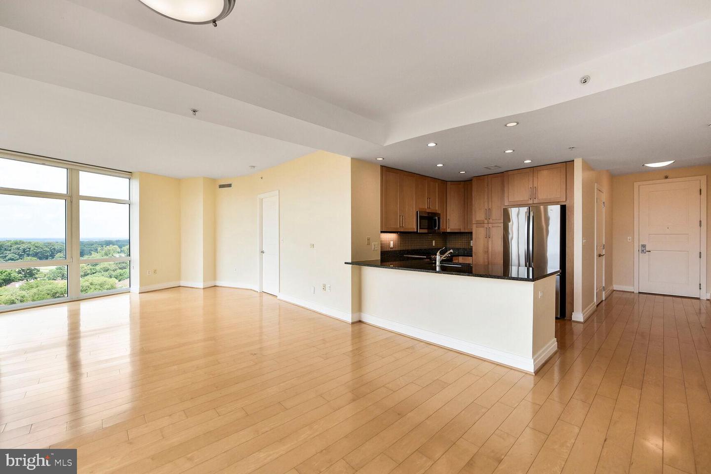 8220 CRESTWOOD HEIGHTS DR #1205, MCLEAN, Virginia 22102, 2 Bedrooms Bedrooms, ,2 BathroomsBathrooms,Residential,For sale,8220 CRESTWOOD HEIGHTS DR #1205,VAFX2255298 MLS # VAFX2255298
