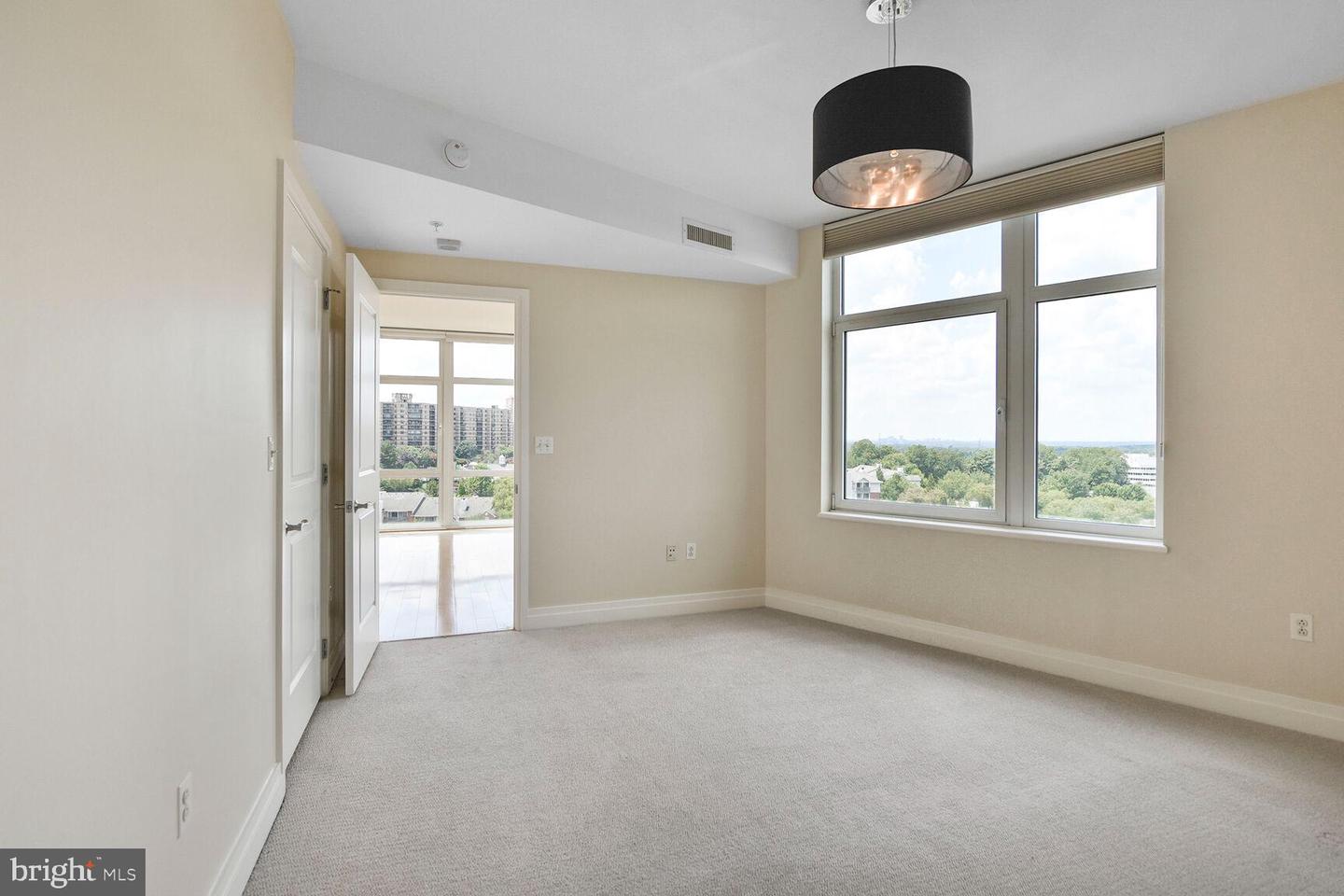 8220 CRESTWOOD HEIGHTS DR #1205, MCLEAN, Virginia 22102, 2 Bedrooms Bedrooms, ,2 BathroomsBathrooms,Residential,For sale,8220 CRESTWOOD HEIGHTS DR #1205,VAFX2255298 MLS # VAFX2255298