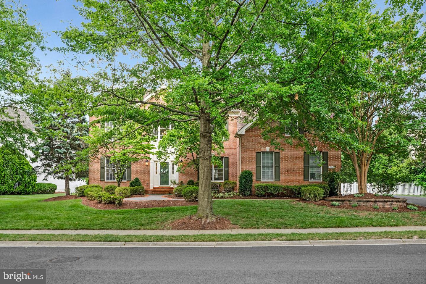 19917 INTERLACHEN CIRCLE, ASHBURN, Virginia 20147, 5 Bedrooms Bedrooms, ,4 BathroomsBathrooms,Residential,For sale,19917 INTERLACHEN CIRCLE,VALO2102116 MLS # VALO2102116
