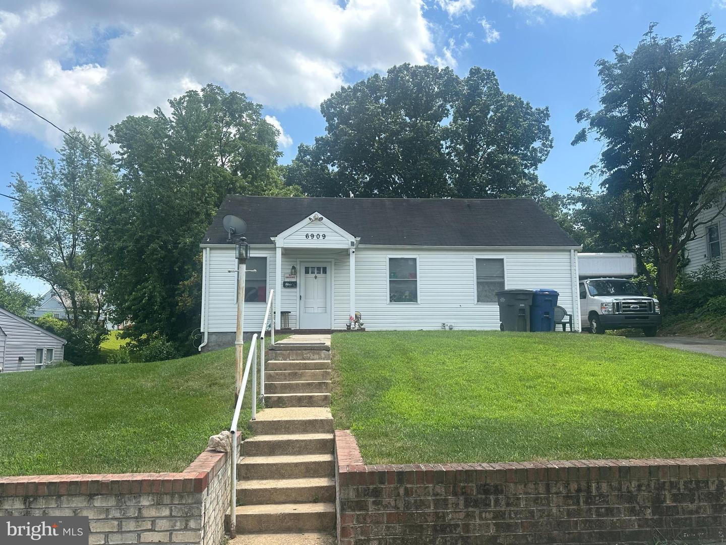 6909 KENFIG DR, FALLS CHURCH, Virginia 22042, 4 Bedrooms Bedrooms, ,2 BathroomsBathrooms,Residential,For sale,6909 KENFIG DR,VAFX2255474 MLS # VAFX2255474