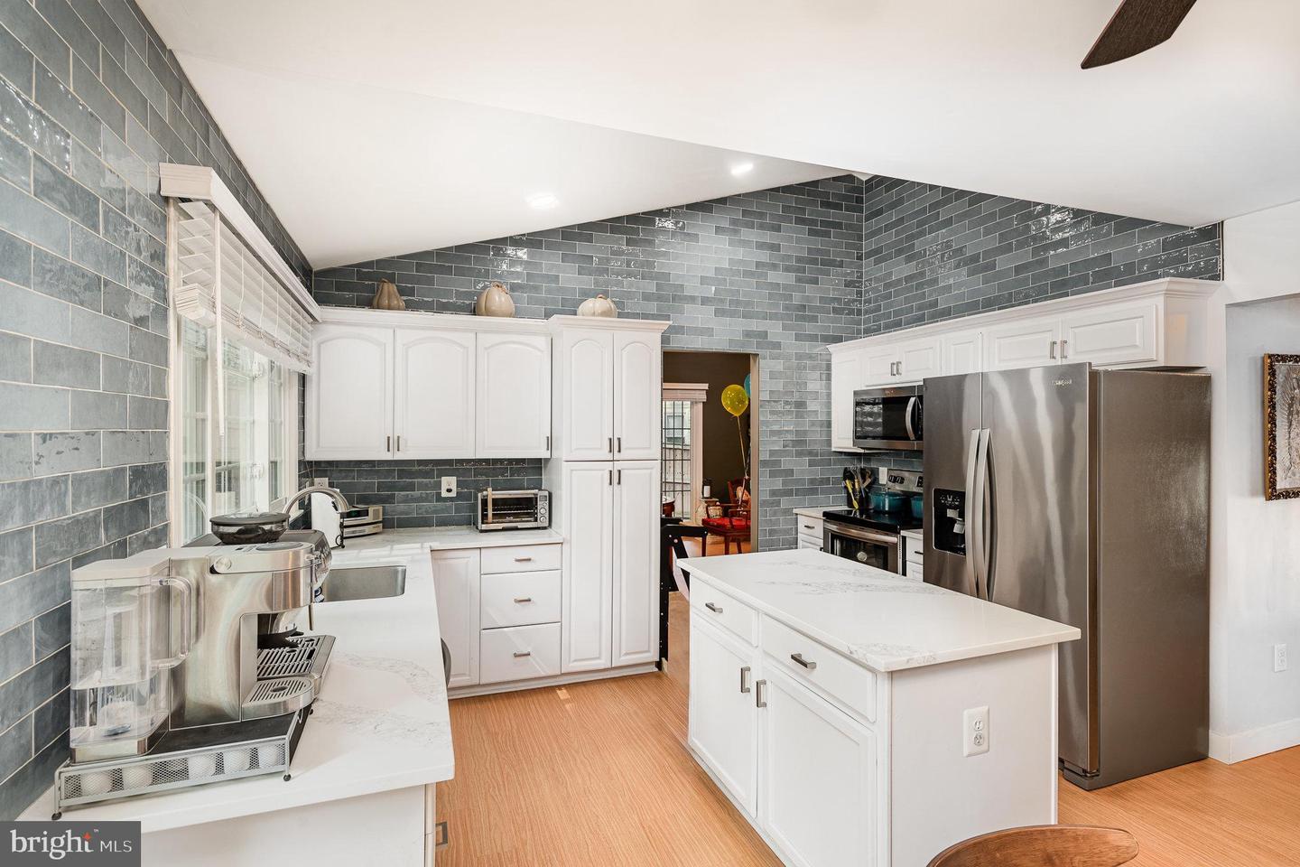 15425 BEACHVIEW DR, DUMFRIES, Virginia 22025, 4 Bedrooms Bedrooms, ,2 BathroomsBathrooms,Residential,For sale,15425 BEACHVIEW DR,VAPW2099252 MLS # VAPW2099252