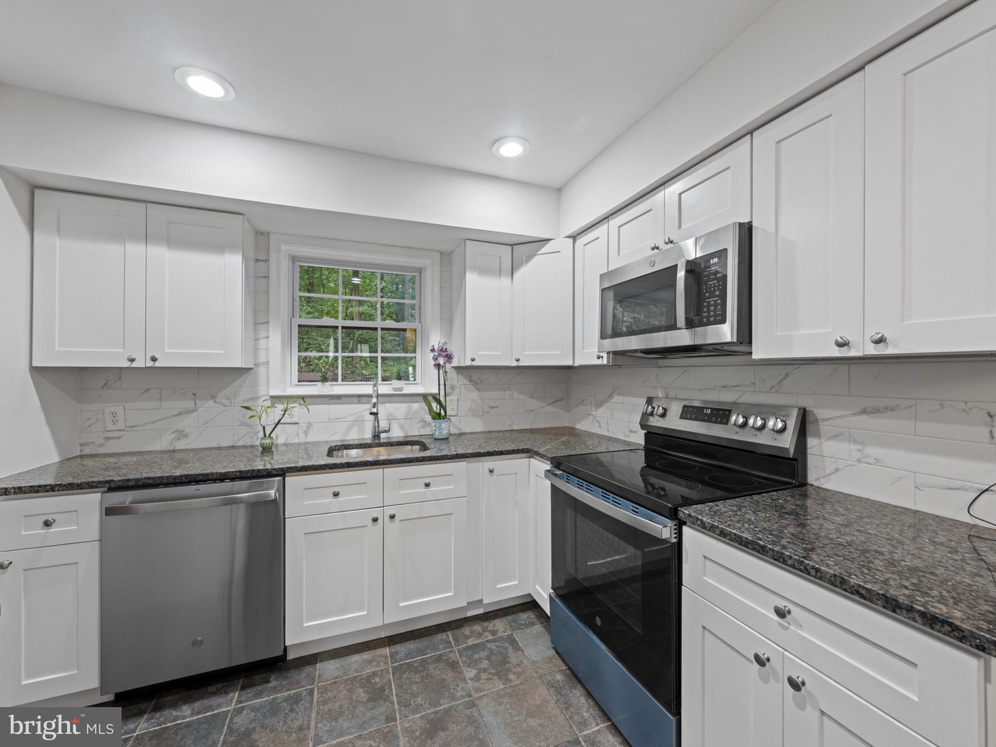 2321 EMERALD HEIGHTS CT, RESTON, Virginia 20191, 2 Bedrooms Bedrooms, ,2 BathroomsBathrooms,Residential,For sale,2321 EMERALD HEIGHTS CT,VAFX2255444 MLS # VAFX2255444