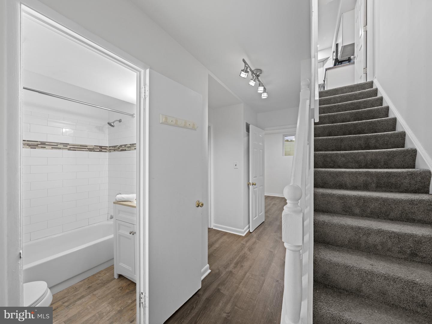 2321 EMERALD HEIGHTS CT, RESTON, Virginia 20191, 2 Bedrooms Bedrooms, ,2 BathroomsBathrooms,Residential,For sale,2321 EMERALD HEIGHTS CT,VAFX2255444 MLS # VAFX2255444