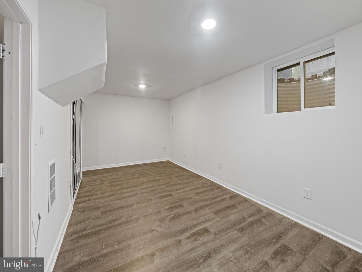 2321 EMERALD HEIGHTS CT, RESTON, Virginia 20191, 2 Bedrooms Bedrooms, ,2 BathroomsBathrooms,Residential,For sale,2321 EMERALD HEIGHTS CT,VAFX2255444 MLS # VAFX2255444