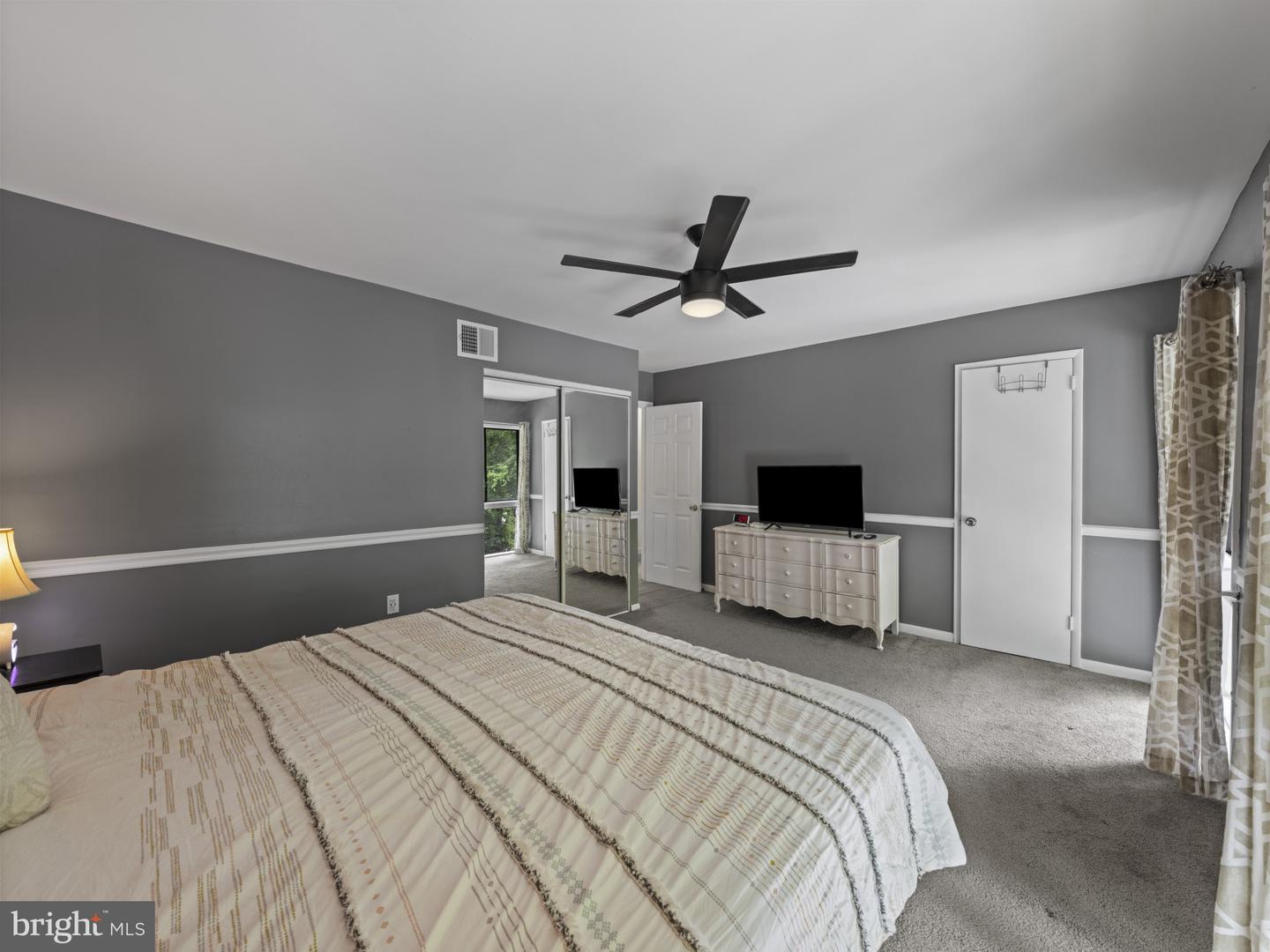 2321 EMERALD HEIGHTS CT, RESTON, Virginia 20191, 2 Bedrooms Bedrooms, ,2 BathroomsBathrooms,Residential,For sale,2321 EMERALD HEIGHTS CT,VAFX2255444 MLS # VAFX2255444