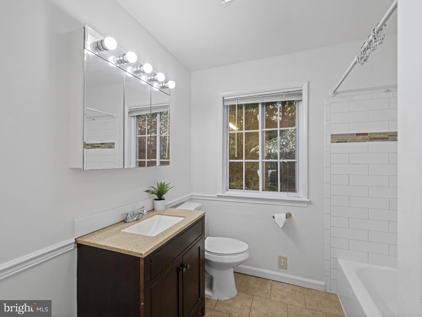 2321 EMERALD HEIGHTS CT, RESTON, Virginia 20191, 2 Bedrooms Bedrooms, ,2 BathroomsBathrooms,Residential,For sale,2321 EMERALD HEIGHTS CT,VAFX2255444 MLS # VAFX2255444