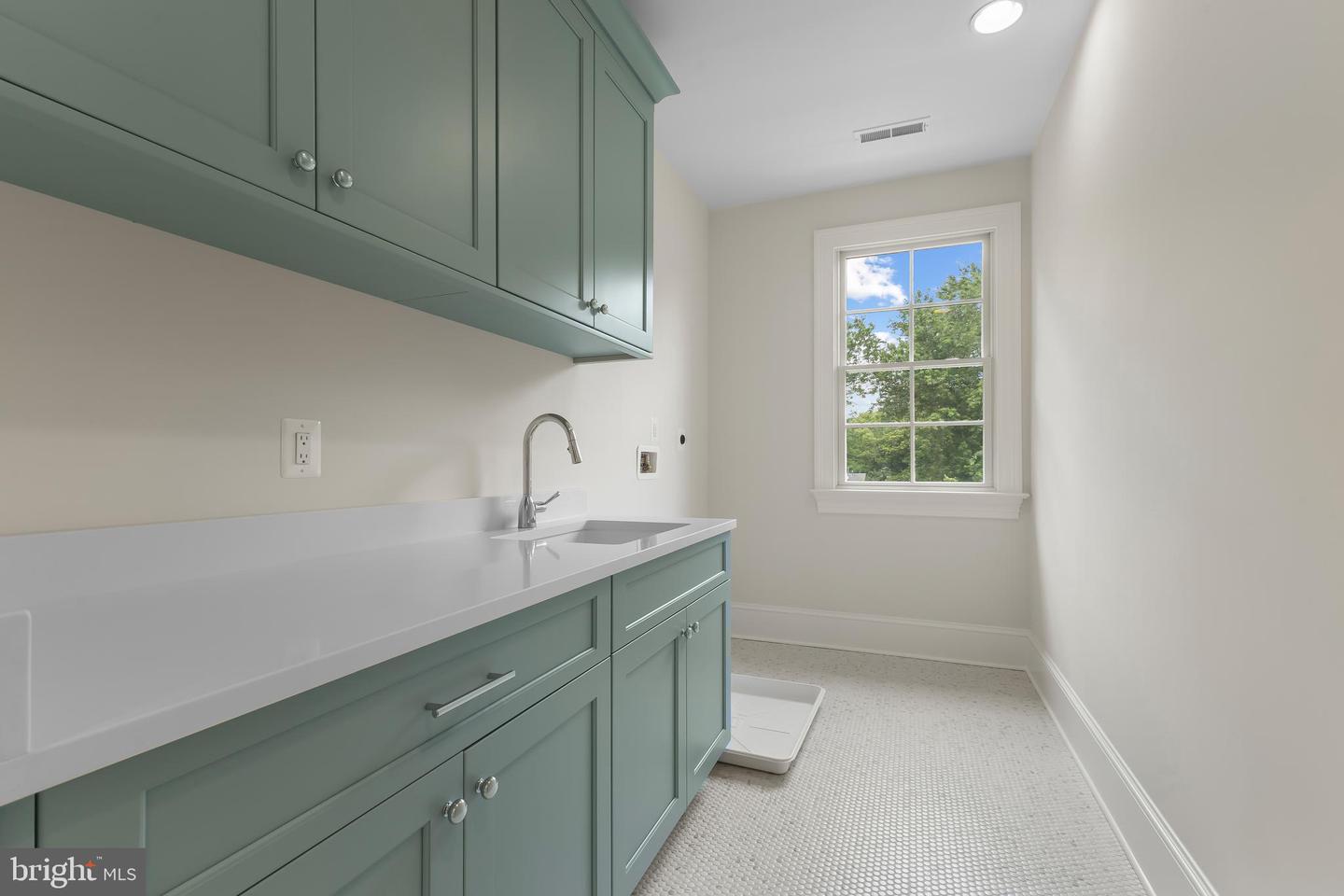 8628 PLYMOUTH RD, ALEXANDRIA, Virginia 22308, 6 Bedrooms Bedrooms, ,6 BathroomsBathrooms,Residential,For sale,8628 PLYMOUTH RD,VAFX2255488 MLS # VAFX2255488