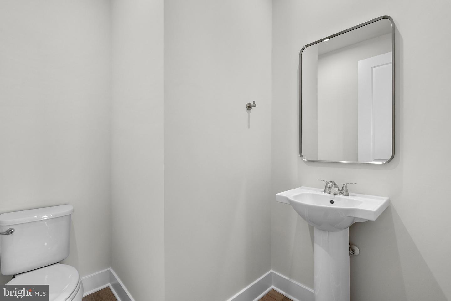 44486 LOWESTOFT SQ, ASHBURN, Virginia 20147, 3 Bedrooms Bedrooms, ,2 BathroomsBathrooms,Residential,For sale,44486 LOWESTOFT SQ,VALO2102130 MLS # VALO2102130