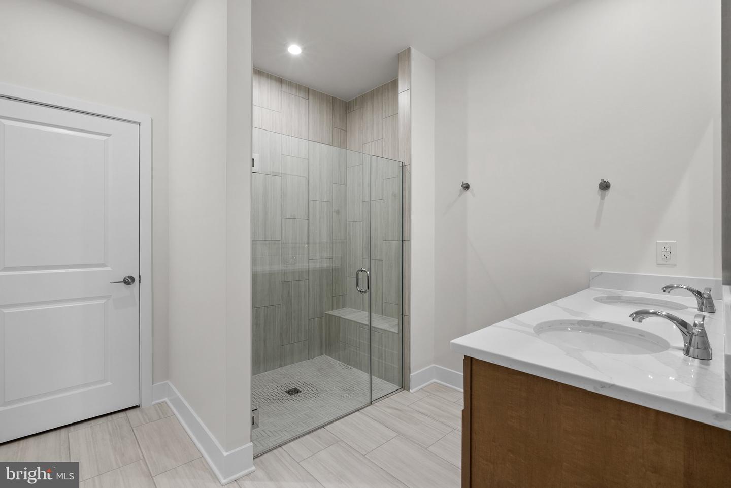 44486 LOWESTOFT SQ, ASHBURN, Virginia 20147, 3 Bedrooms Bedrooms, ,2 BathroomsBathrooms,Residential,For sale,44486 LOWESTOFT SQ,VALO2102130 MLS # VALO2102130