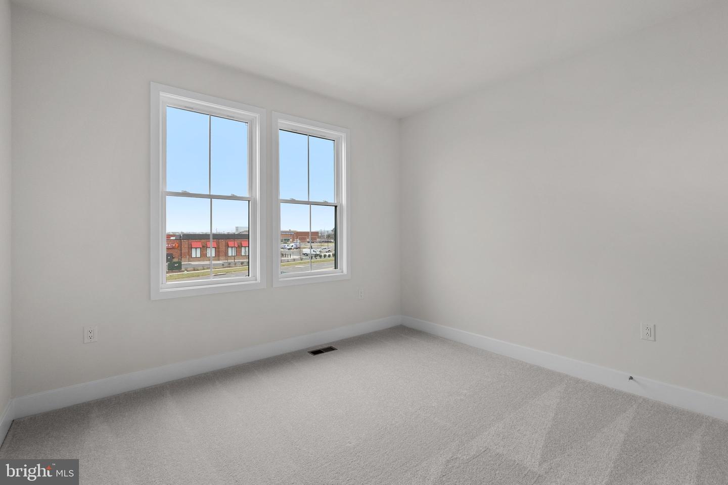 44486 LOWESTOFT SQ, ASHBURN, Virginia 20147, 3 Bedrooms Bedrooms, ,2 BathroomsBathrooms,Residential,For sale,44486 LOWESTOFT SQ,VALO2102130 MLS # VALO2102130