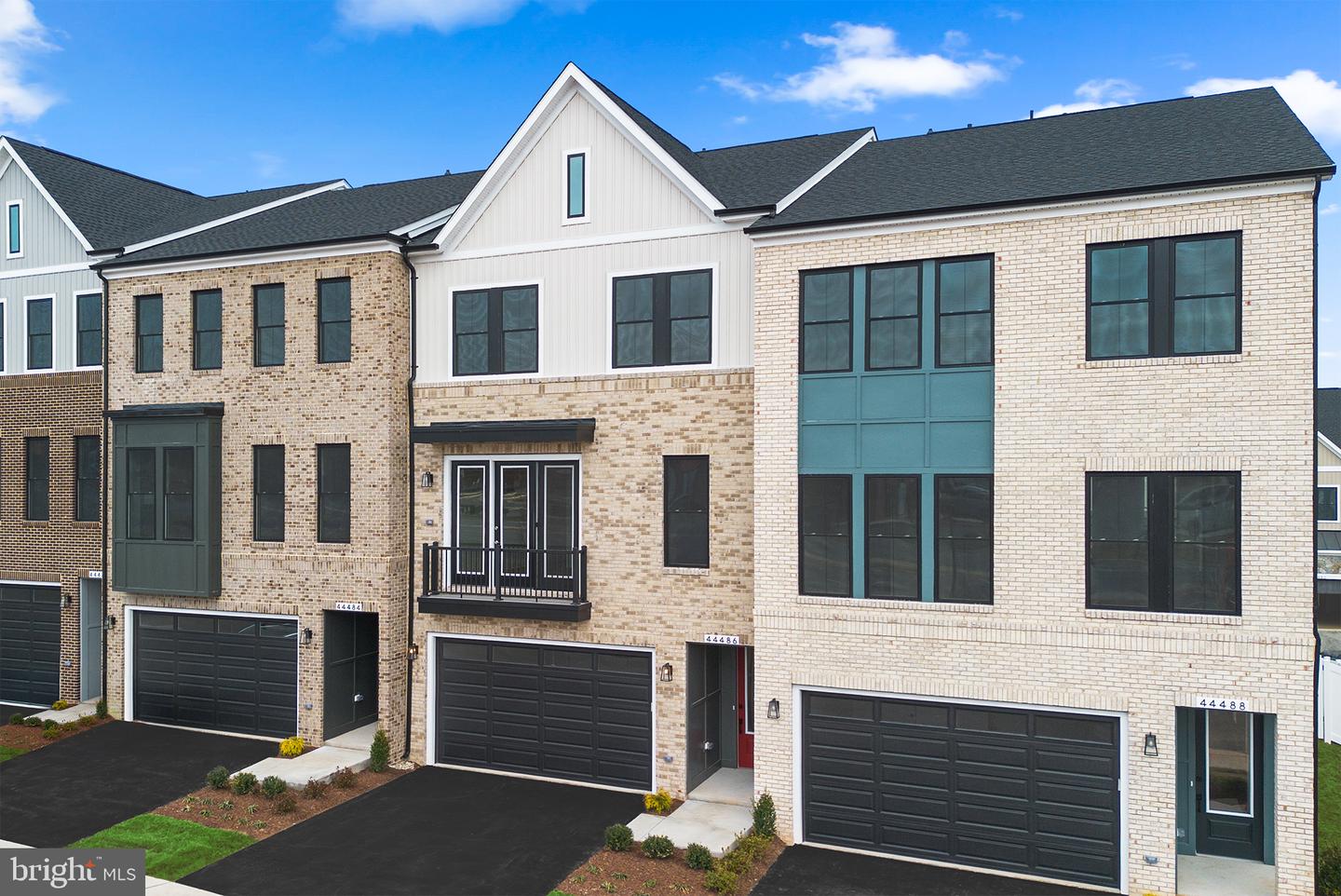44486 LOWESTOFT SQ, ASHBURN, Virginia 20147, 3 Bedrooms Bedrooms, ,2 BathroomsBathrooms,Residential,For sale,44486 LOWESTOFT SQ,VALO2102130 MLS # VALO2102130