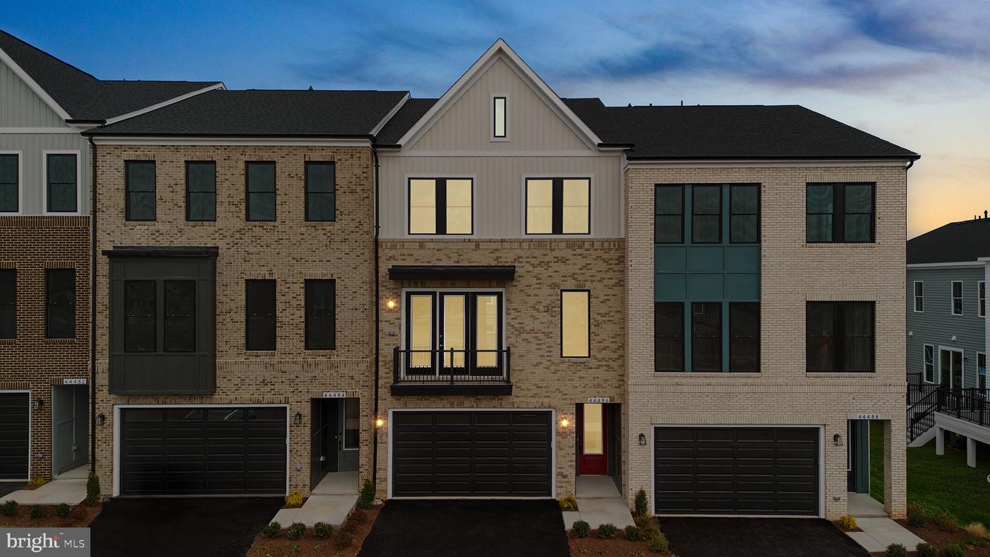 44486 LOWESTOFT SQ, ASHBURN, Virginia 20147, 3 Bedrooms Bedrooms, ,2 BathroomsBathrooms,Residential,For sale,44486 LOWESTOFT SQ,VALO2102130 MLS # VALO2102130