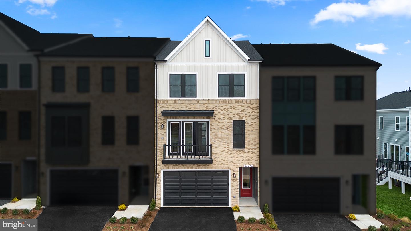44486 LOWESTOFT SQ, ASHBURN, Virginia 20147, 3 Bedrooms Bedrooms, ,2 BathroomsBathrooms,Residential,For sale,44486 LOWESTOFT SQ,VALO2102130 MLS # VALO2102130