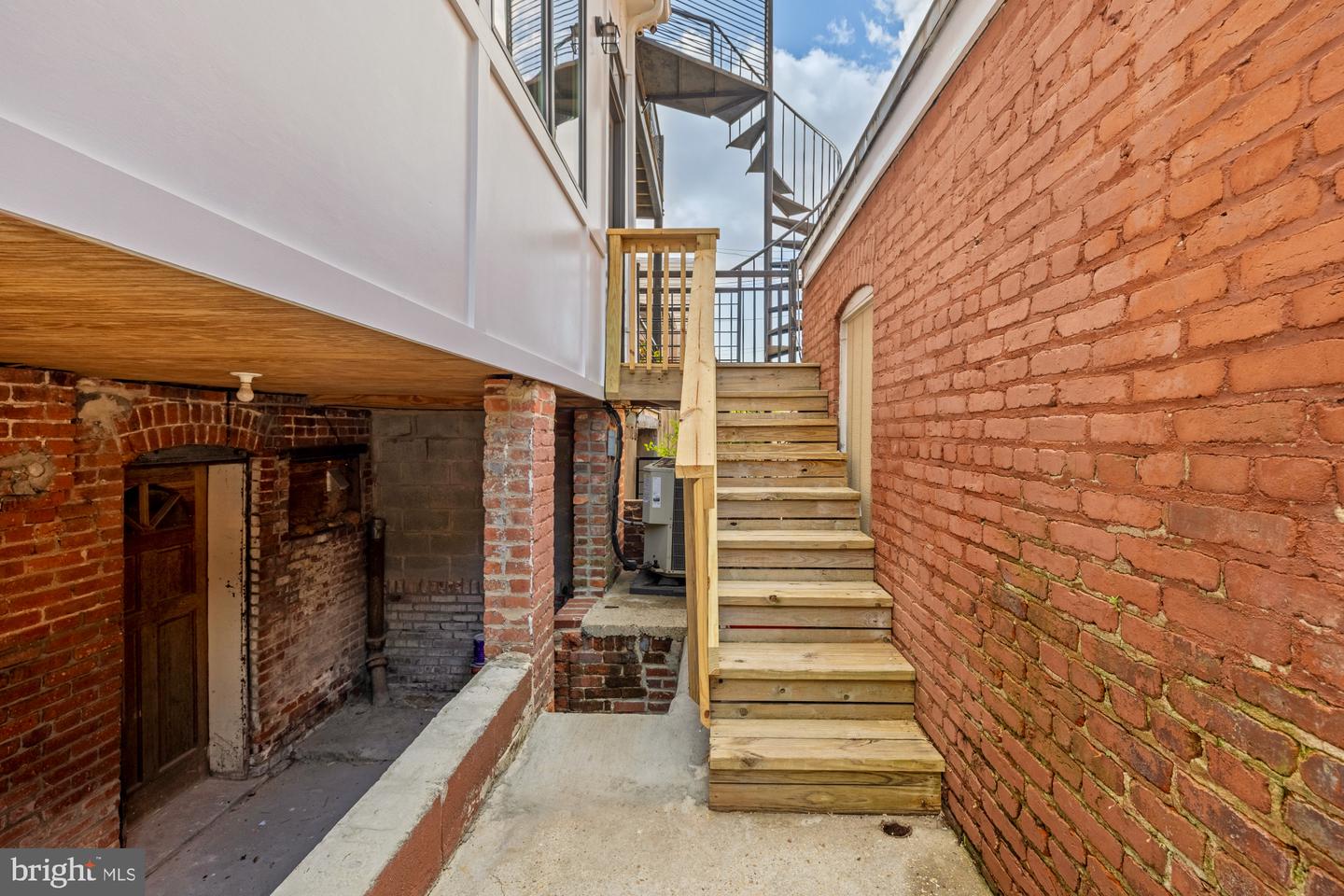 100 W ST NW, WASHINGTON, District Of Columbia 20001, 6 Bedrooms Bedrooms, ,4 BathroomsBathrooms,Residential,For sale,100 W ST NW,DCDC2210416 MLS # DCDC2210416