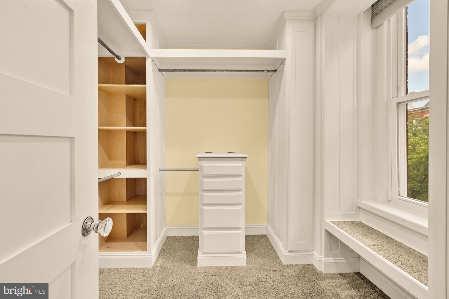 100 W ST NW, WASHINGTON, District Of Columbia 20001, 6 Bedrooms Bedrooms, ,4 BathroomsBathrooms,Residential,For sale,100 W ST NW,DCDC2210416 MLS # DCDC2210416