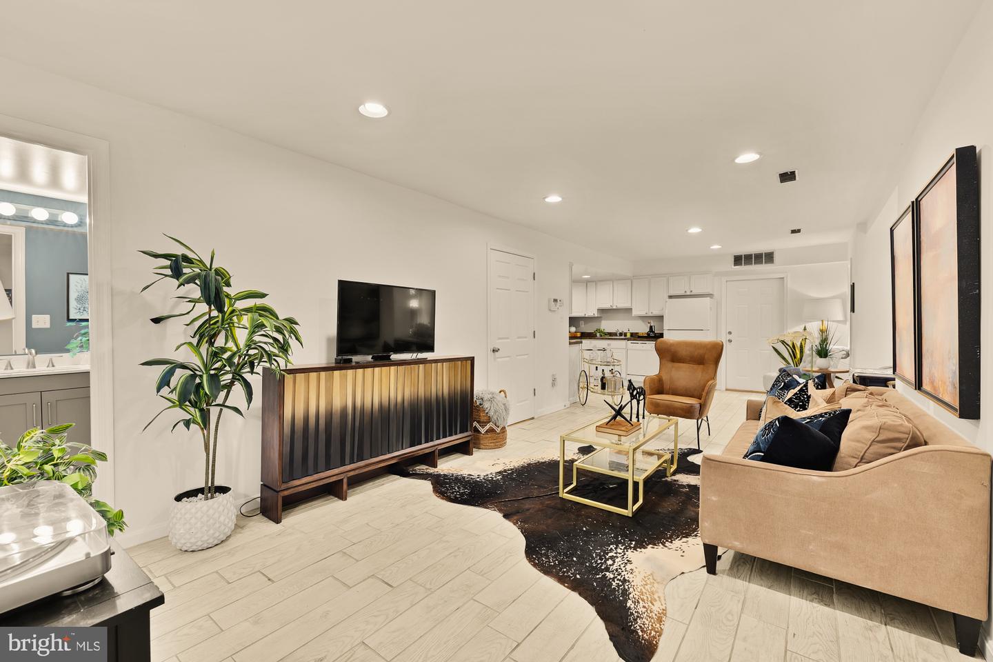 100 W ST NW, WASHINGTON, District Of Columbia 20001, 6 Bedrooms Bedrooms, ,4 BathroomsBathrooms,Residential,For sale,100 W ST NW,DCDC2210416 MLS # DCDC2210416
