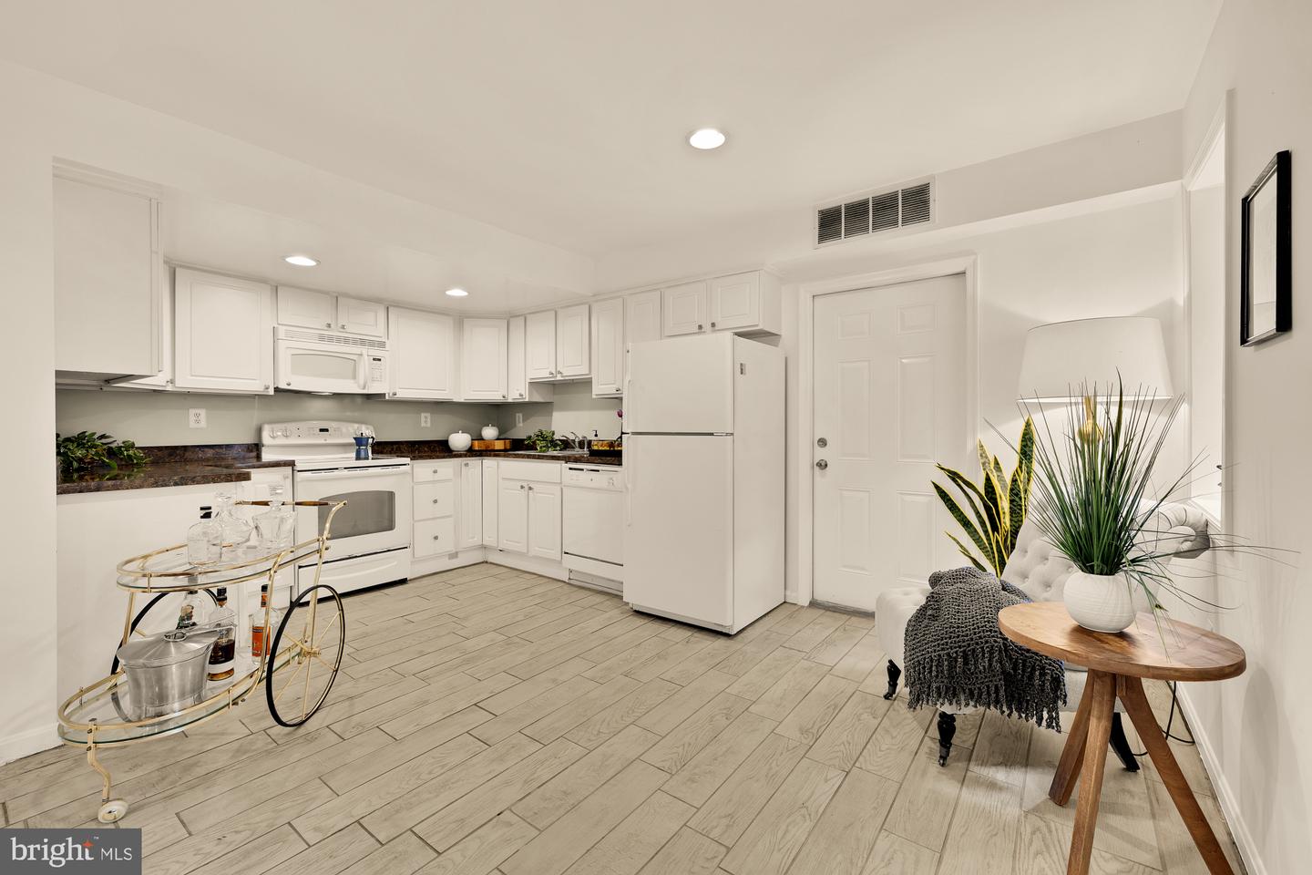100 W ST NW, WASHINGTON, District Of Columbia 20001, 6 Bedrooms Bedrooms, ,4 BathroomsBathrooms,Residential,For sale,100 W ST NW,DCDC2210416 MLS # DCDC2210416