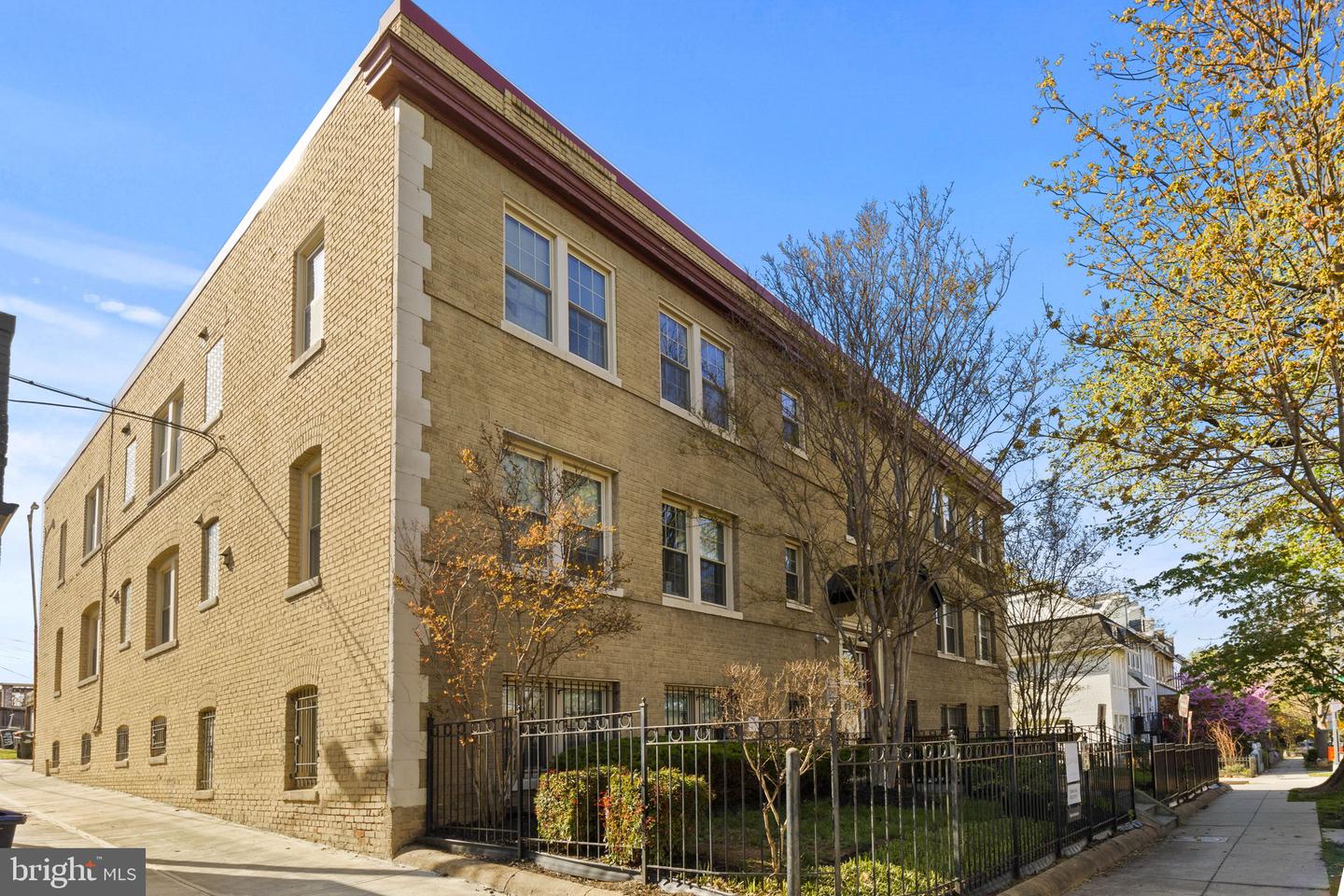 410 15TH ST NE #22, WASHINGTON, District Of Columbia 20002, 1 Bedroom Bedrooms, ,1 BathroomBathrooms,Residential,For sale,410 15TH ST NE #22,DCDC2210418 MLS # DCDC2210418