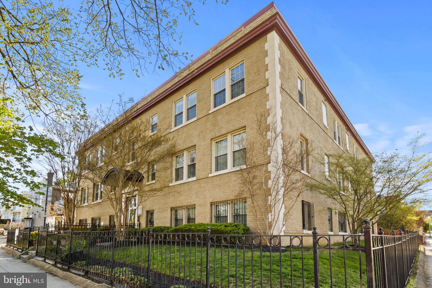 410 15TH ST NE #22, WASHINGTON, District Of Columbia 20002, 1 Bedroom Bedrooms, ,1 BathroomBathrooms,Residential,For sale,410 15TH ST NE #22,DCDC2210418 MLS # DCDC2210418