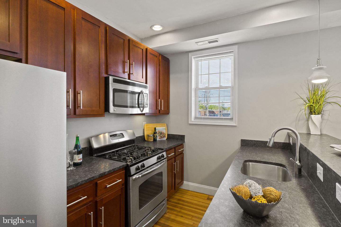 410 15TH ST NE #22, WASHINGTON, District Of Columbia 20002, 1 Bedroom Bedrooms, ,1 BathroomBathrooms,Residential,For sale,410 15TH ST NE #22,DCDC2210418 MLS # DCDC2210418