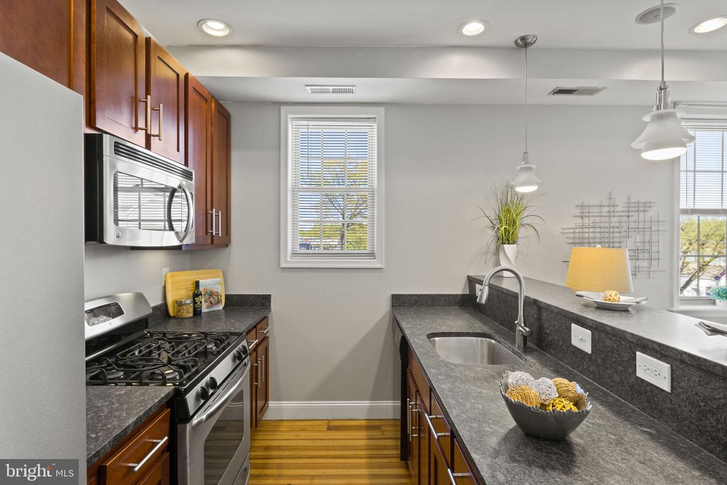 410 15TH ST NE #22, WASHINGTON, District Of Columbia 20002, 1 Bedroom Bedrooms, ,1 BathroomBathrooms,Residential,For sale,410 15TH ST NE #22,DCDC2210418 MLS # DCDC2210418