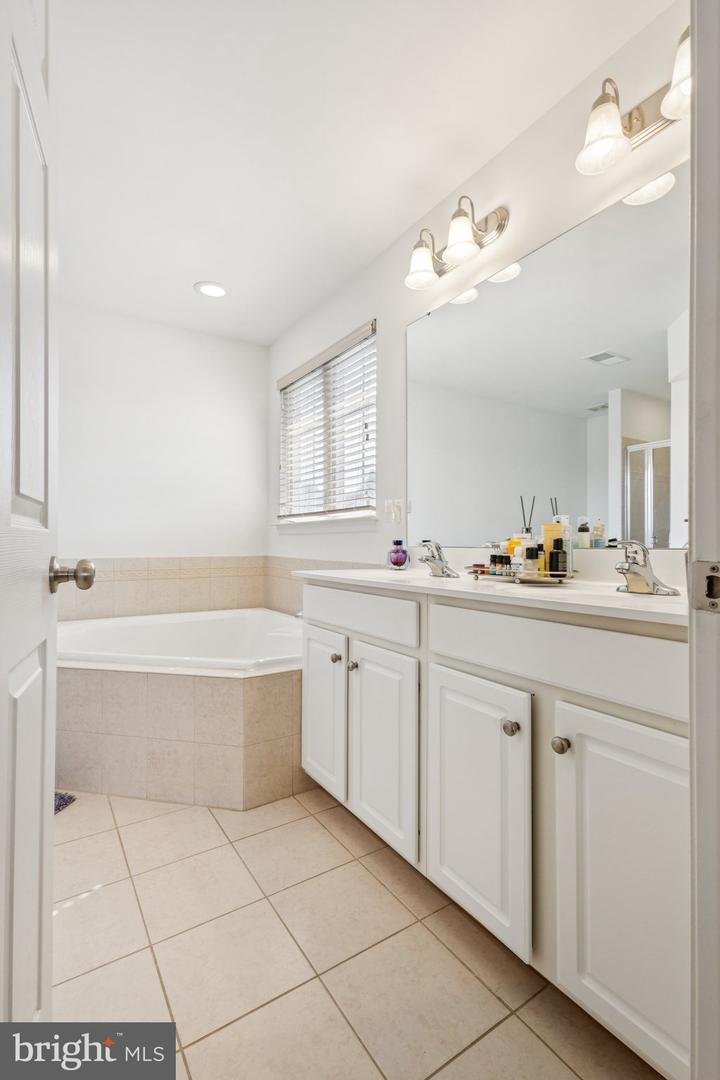 16311 CATENARY DR, WOODBRIDGE, Virginia 22191, 3 Bedrooms Bedrooms, ,2 BathroomsBathrooms,Residential,For sale,16311 CATENARY DR,VAPW2099272 MLS # VAPW2099272