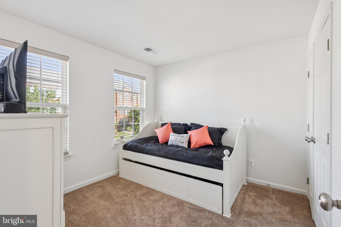 16311 CATENARY DR, WOODBRIDGE, Virginia 22191, 3 Bedrooms Bedrooms, ,2 BathroomsBathrooms,Residential,For sale,16311 CATENARY DR,VAPW2099272 MLS # VAPW2099272