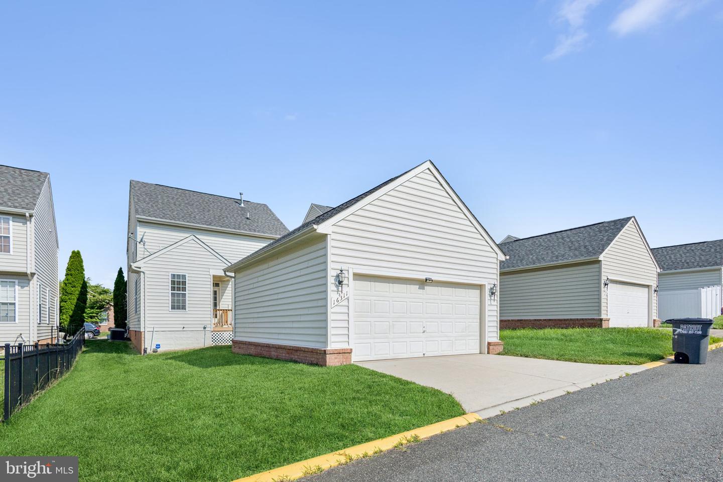 16311 CATENARY DR, WOODBRIDGE, Virginia 22191, 3 Bedrooms Bedrooms, ,2 BathroomsBathrooms,Residential,For sale,16311 CATENARY DR,VAPW2099272 MLS # VAPW2099272