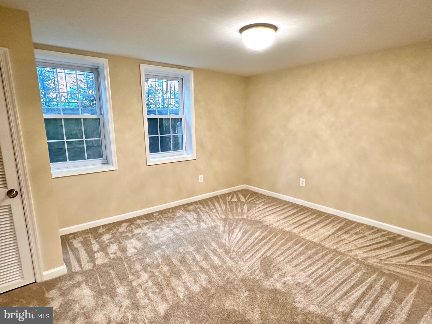 6727 W WAKEFIELD DR #J, ALEXANDRIA, Virginia 22307, 2 Bedrooms Bedrooms, ,1 BathroomBathrooms,Residential,For sale,6727 W WAKEFIELD DR #J,VAFX2255616 MLS # VAFX2255616