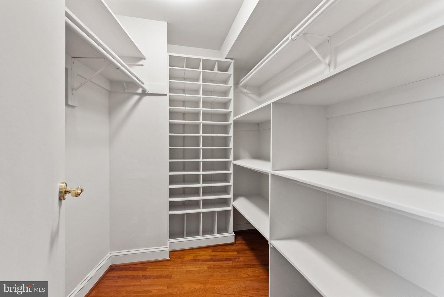1300 CRYSTAL DR #1102S, ARLINGTON, Virginia 22202, 3 Bedrooms Bedrooms, ,2 BathroomsBathrooms,Residential,For sale,1300 CRYSTAL DR #1102S,VAAR2060830 MLS # VAAR2060830