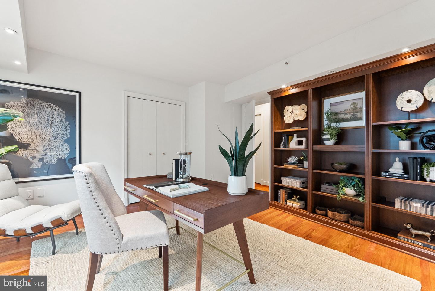 1300 CRYSTAL DR #1102S, ARLINGTON, Virginia 22202, 3 Bedrooms Bedrooms, ,2 BathroomsBathrooms,Residential,For sale,1300 CRYSTAL DR #1102S,VAAR2060830 MLS # VAAR2060830