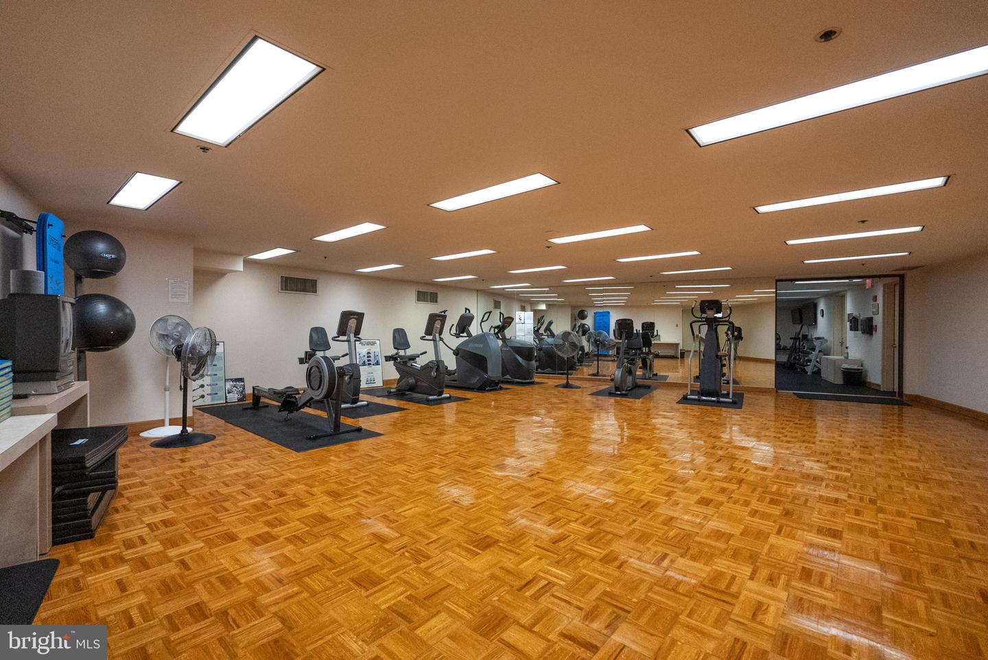 1300 CRYSTAL DR #1102S, ARLINGTON, Virginia 22202, 3 Bedrooms Bedrooms, ,2 BathroomsBathrooms,Residential,For sale,1300 CRYSTAL DR #1102S,VAAR2060830 MLS # VAAR2060830
