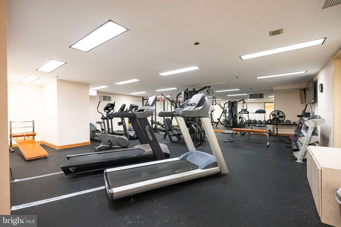 1300 CRYSTAL DR #1102S, ARLINGTON, Virginia 22202, 3 Bedrooms Bedrooms, ,2 BathroomsBathrooms,Residential,For sale,1300 CRYSTAL DR #1102S,VAAR2060830 MLS # VAAR2060830