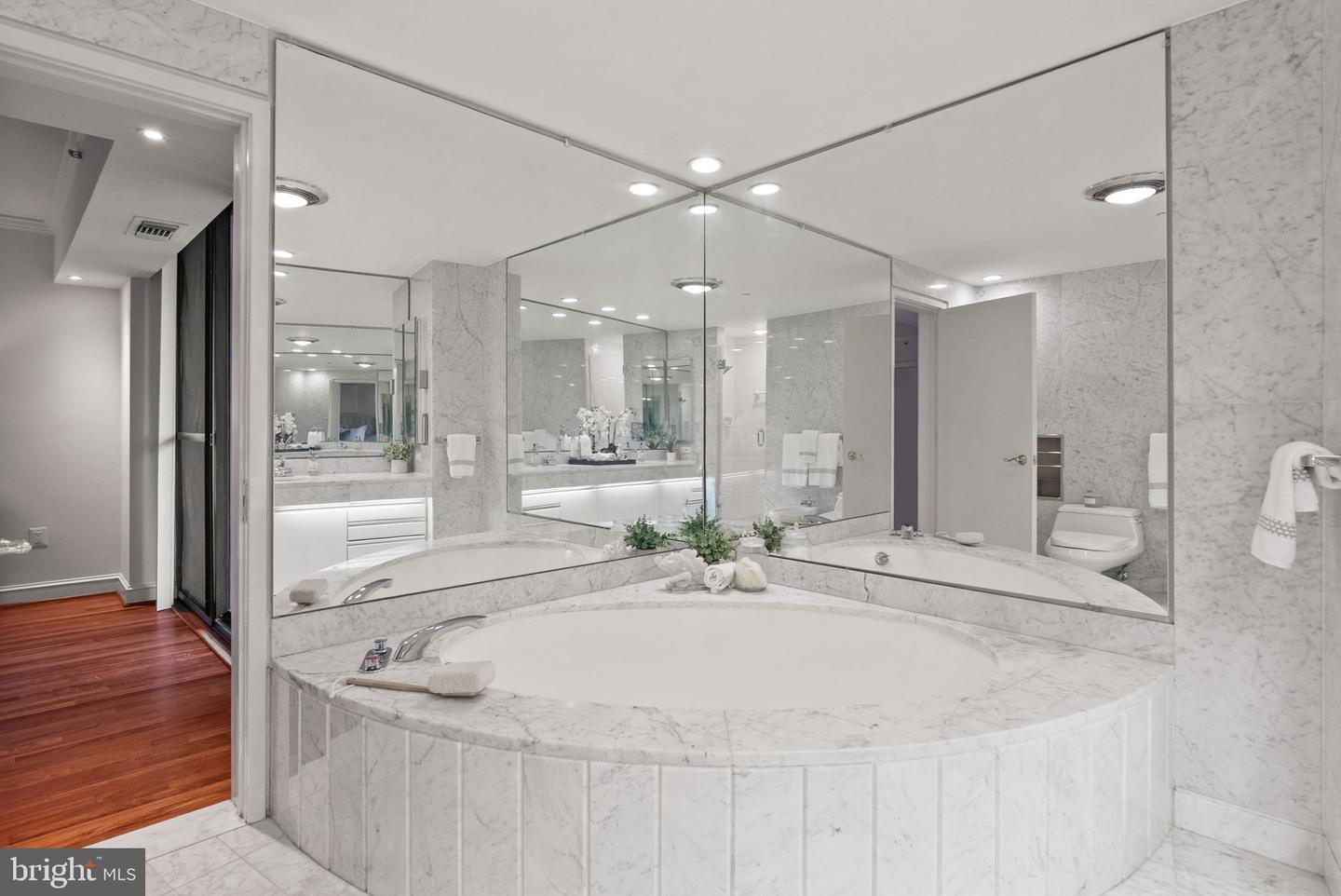 1300 CRYSTAL DR #1102S, ARLINGTON, Virginia 22202, 3 Bedrooms Bedrooms, ,2 BathroomsBathrooms,Residential,For sale,1300 CRYSTAL DR #1102S,VAAR2060830 MLS # VAAR2060830