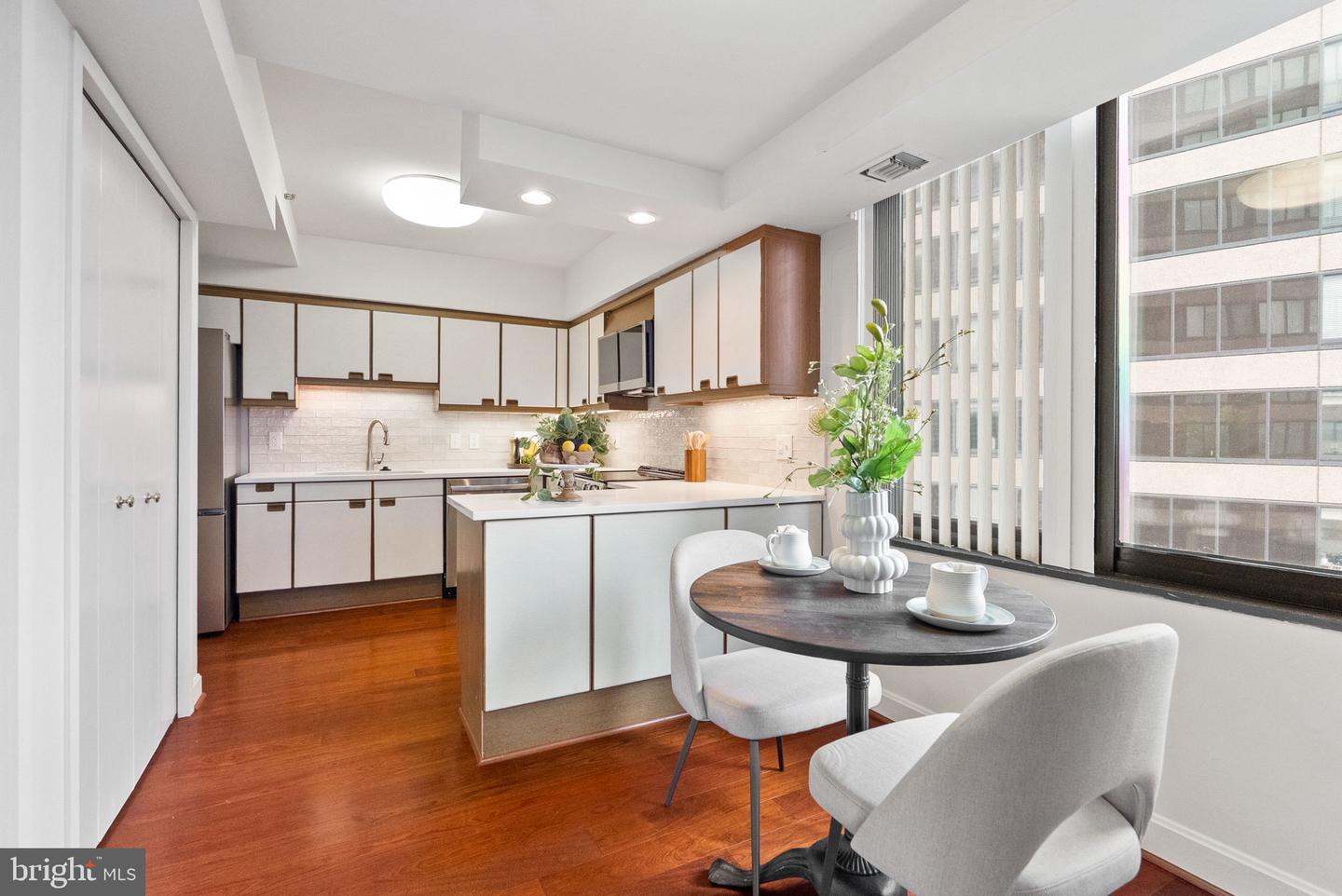 1300 CRYSTAL DR #1102S, ARLINGTON, Virginia 22202, 3 Bedrooms Bedrooms, ,2 BathroomsBathrooms,Residential,For sale,1300 CRYSTAL DR #1102S,VAAR2060830 MLS # VAAR2060830