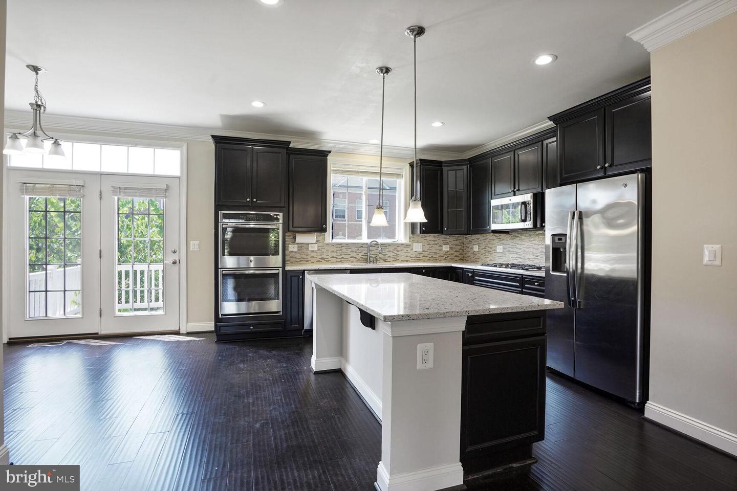 10603 LEGACY LN, FAIRFAX, Virginia 22030, 3 Bedrooms Bedrooms, ,3 BathroomsBathrooms,Residential,For sale,10603 LEGACY LN,VAFC2006634 MLS # VAFC2006634