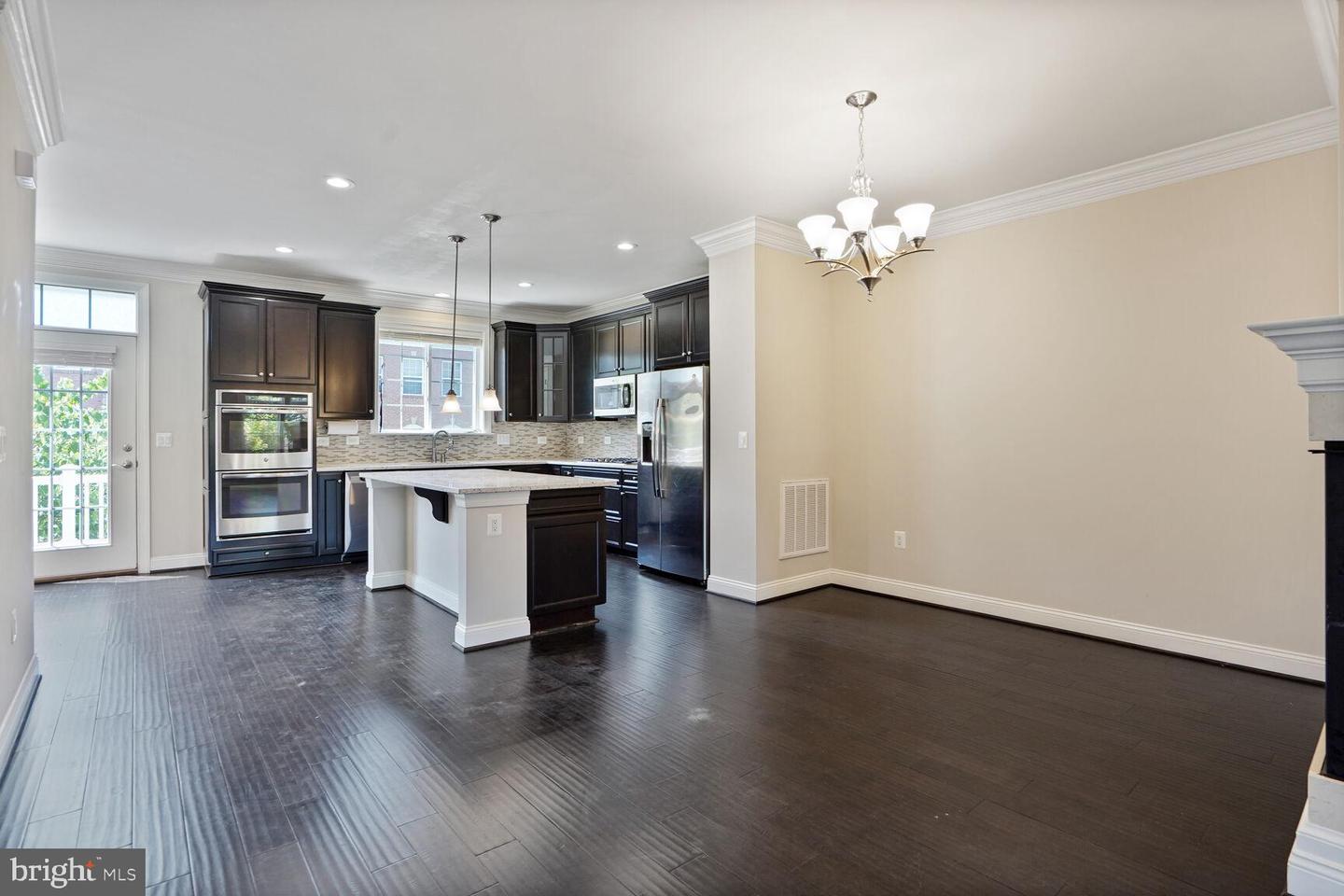 10603 LEGACY LN, FAIRFAX, Virginia 22030, 3 Bedrooms Bedrooms, ,3 BathroomsBathrooms,Residential,For sale,10603 LEGACY LN,VAFC2006634 MLS # VAFC2006634