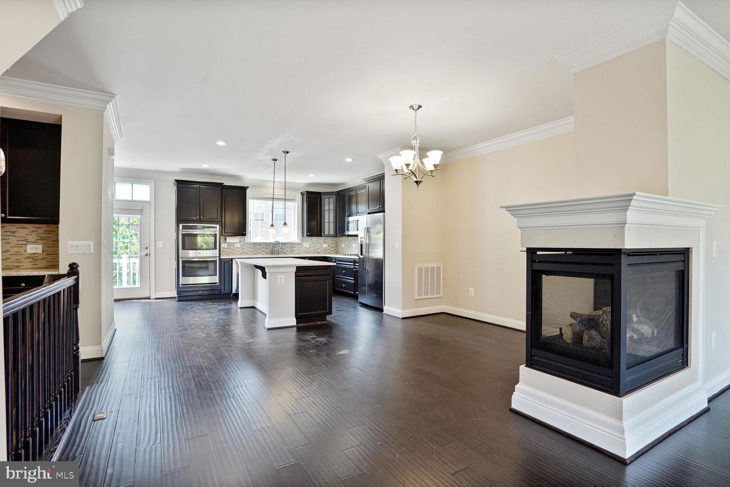 10603 LEGACY LN, FAIRFAX, Virginia 22030, 3 Bedrooms Bedrooms, ,3 BathroomsBathrooms,Residential,For sale,10603 LEGACY LN,VAFC2006634 MLS # VAFC2006634