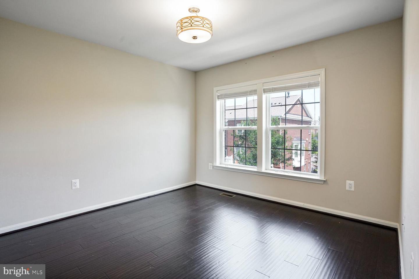 10603 LEGACY LN, FAIRFAX, Virginia 22030, 3 Bedrooms Bedrooms, ,3 BathroomsBathrooms,Residential,For sale,10603 LEGACY LN,VAFC2006634 MLS # VAFC2006634