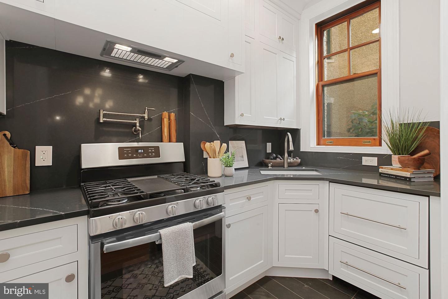2853 ONTARIO RD NW #210, WASHINGTON, District Of Columbia 20009, 1 Bedroom Bedrooms, ,1 BathroomBathrooms,Residential,For sale,2853 ONTARIO RD NW #210,DCDC2210516 MLS # DCDC2210516