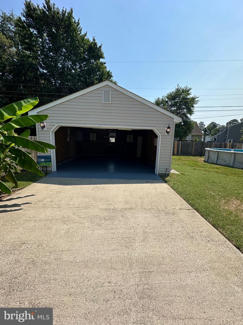 9717 PARAGON DR, HENRICO, Virginia 23228, 3 Bedrooms Bedrooms, ,1 BathroomBathrooms,Residential,For sale,9717 PARAGON DR,VAHN2000988 MLS # VAHN2000988