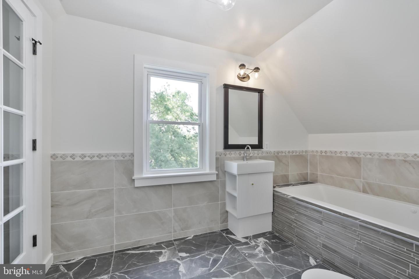 2806 FRANKLIN ST NE, WASHINGTON, District Of Columbia 20018, 6 Bedrooms Bedrooms, ,5 BathroomsBathrooms,Residential,For sale,2806 FRANKLIN ST NE,DCDC2210470 MLS # DCDC2210470