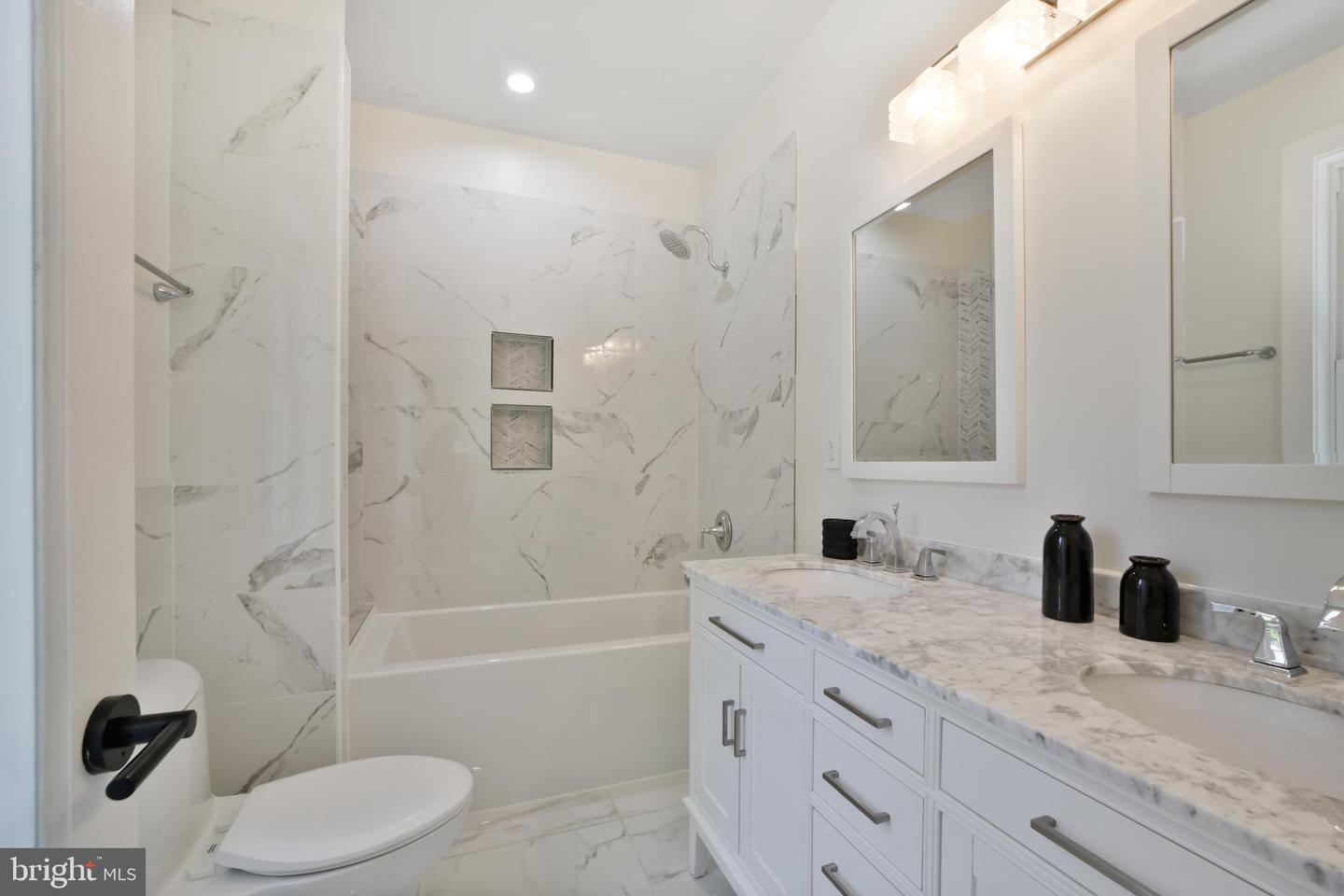 2806 FRANKLIN ST NE, WASHINGTON, District Of Columbia 20018, 6 Bedrooms Bedrooms, ,5 BathroomsBathrooms,Residential,For sale,2806 FRANKLIN ST NE,DCDC2210470 MLS # DCDC2210470