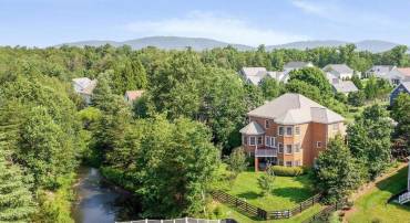 2420 PENDOWER LN, KESWICK, Virginia 22947, 5 Bedrooms Bedrooms, ,4 BathroomsBathrooms,Residential,For sale,2420 PENDOWER LN,666795 MLS # 666795