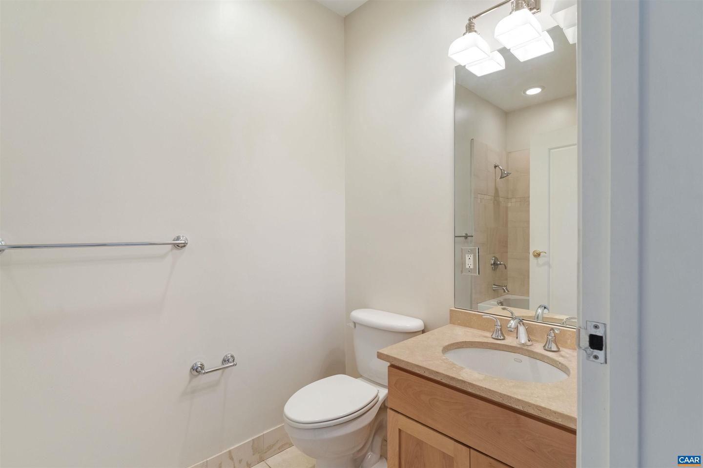 112 SE 5TH ST #3D, CHARLOTTESVILLE, Virginia 22902, 2 Bedrooms Bedrooms, ,2 BathroomsBathrooms,Residential,For sale,112 SE 5TH ST #3D,666796 MLS # 666796