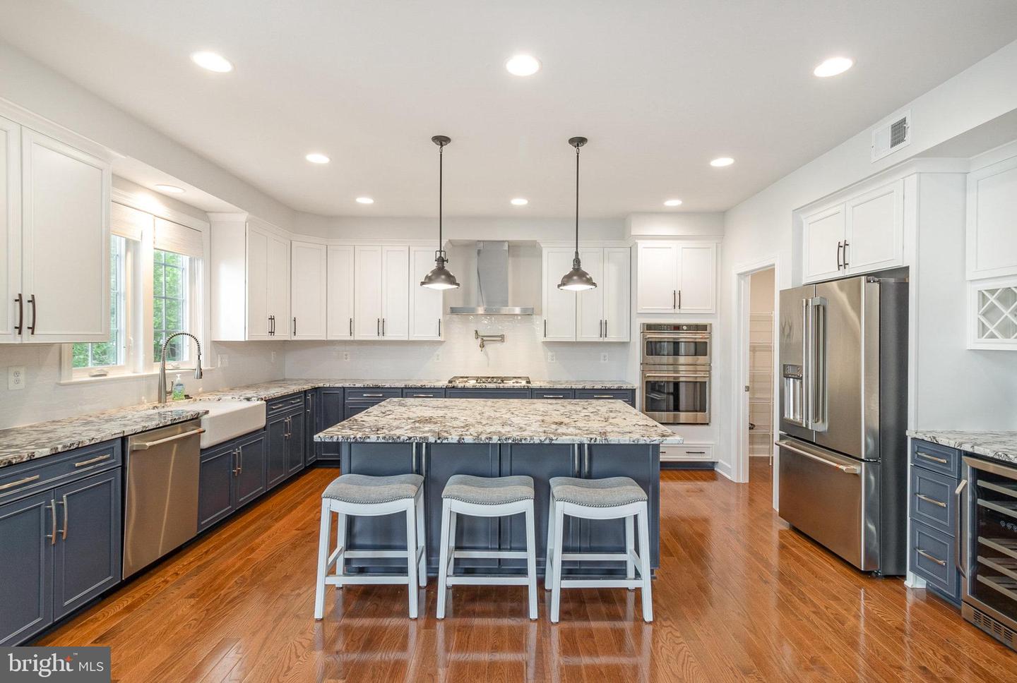 5325 FRANCONIA RD, ALEXANDRIA, Virginia 22310, 6 Bedrooms Bedrooms, ,5 BathroomsBathrooms,Residential,For sale,5325 FRANCONIA RD,VAFX2255630 MLS # VAFX2255630
