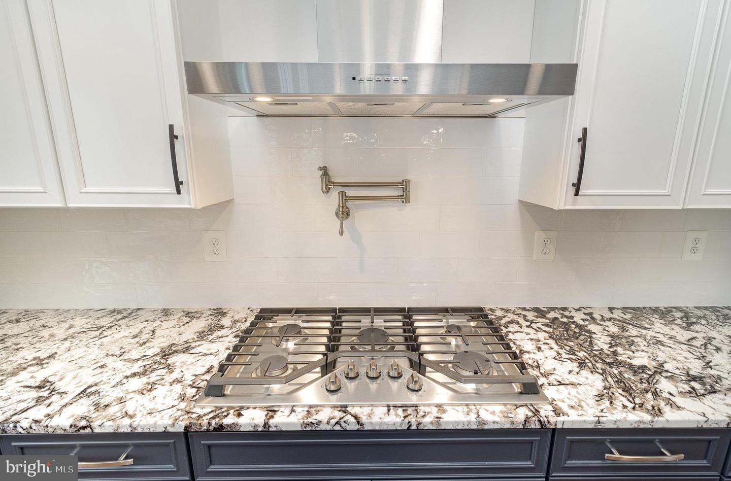5325 FRANCONIA RD, ALEXANDRIA, Virginia 22310, 6 Bedrooms Bedrooms, ,5 BathroomsBathrooms,Residential,For sale,5325 FRANCONIA RD,VAFX2255630 MLS # VAFX2255630