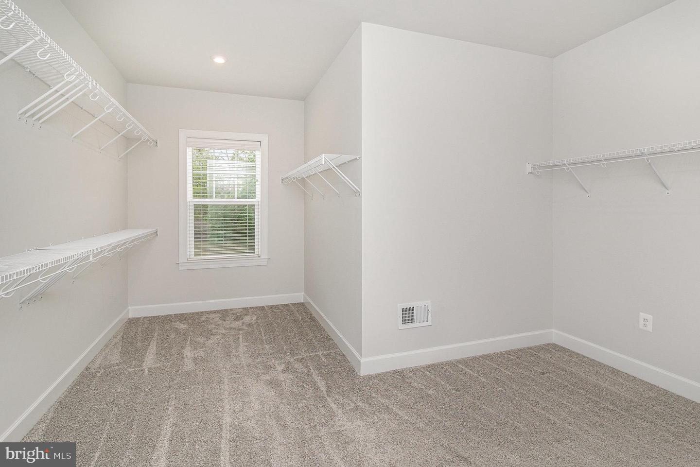 5325 FRANCONIA RD, ALEXANDRIA, Virginia 22310, 6 Bedrooms Bedrooms, ,5 BathroomsBathrooms,Residential,For sale,5325 FRANCONIA RD,VAFX2255630 MLS # VAFX2255630