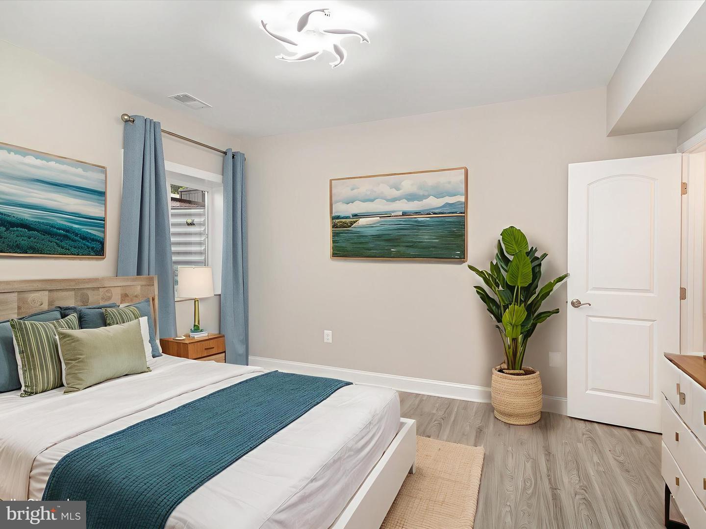5325 FRANCONIA RD, ALEXANDRIA, Virginia 22310, 6 Bedrooms Bedrooms, ,5 BathroomsBathrooms,Residential,For sale,5325 FRANCONIA RD,VAFX2255630 MLS # VAFX2255630